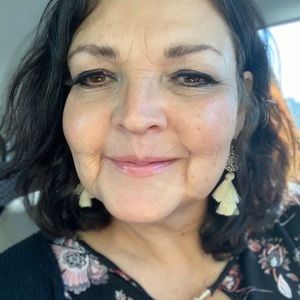 Meet your Posher, Lorraine